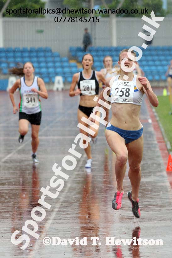 Senior womens 1500 metres, Northern Championships, Sport City, Manchester. Photo: David T. Hewitson/Sports for All Pics